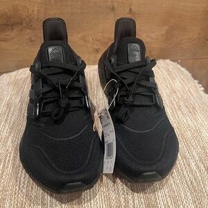 Adidas Ultraboost 22 – Triple Black – Women’s Size 7 (EU 40 / UK 6.5)